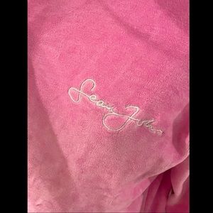 Sean John x Missguided pink velour oversized tee